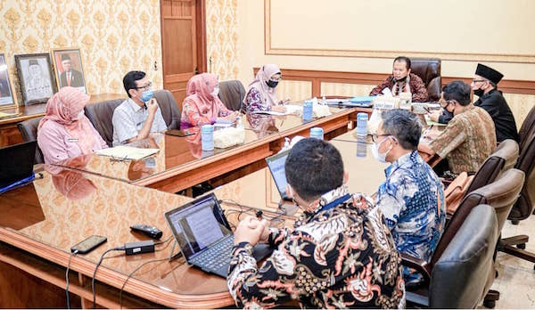 Bupati Jember Hendy Siswanto Minta Dispendukcapil Tingkatkan Pelayanan Semakin Baik kepada Masyarakat
